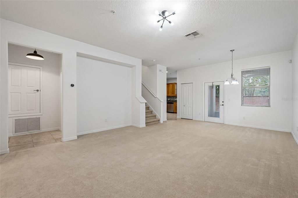 For Sale: $350,000 (3 beds, 2 baths, 1625 Square Feet)