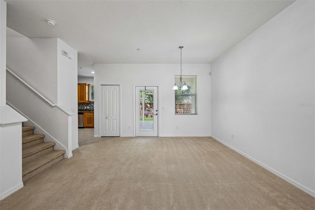 For Sale: $350,000 (3 beds, 2 baths, 1625 Square Feet)