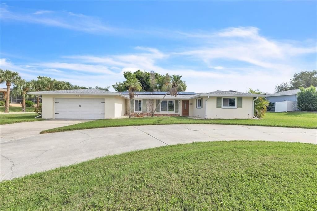 For Sale: $318,000 (2 beds, 2 baths, 1391 Square Feet)