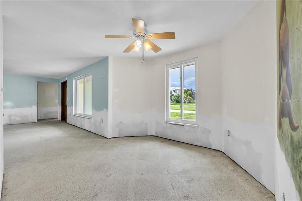 For Sale: $318,000 (2 beds, 2 baths, 1391 Square Feet)
