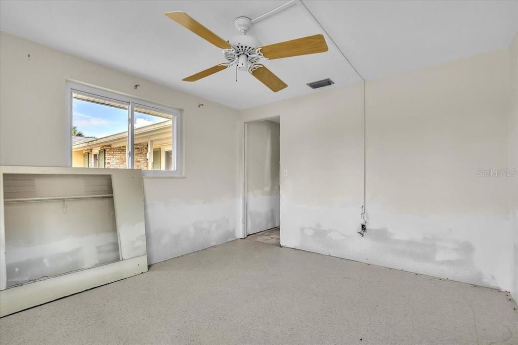 For Sale: $318,000 (2 beds, 2 baths, 1391 Square Feet)