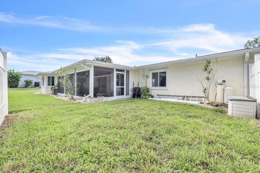 For Sale: $318,000 (2 beds, 2 baths, 1391 Square Feet)