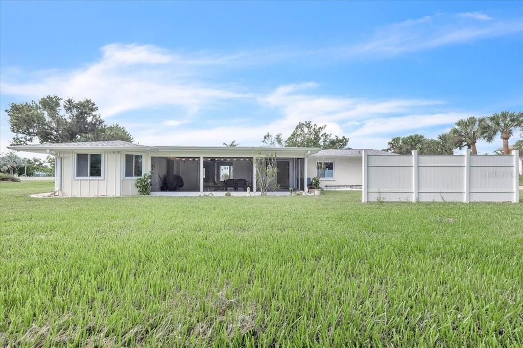 For Sale: $318,000 (2 beds, 2 baths, 1391 Square Feet)