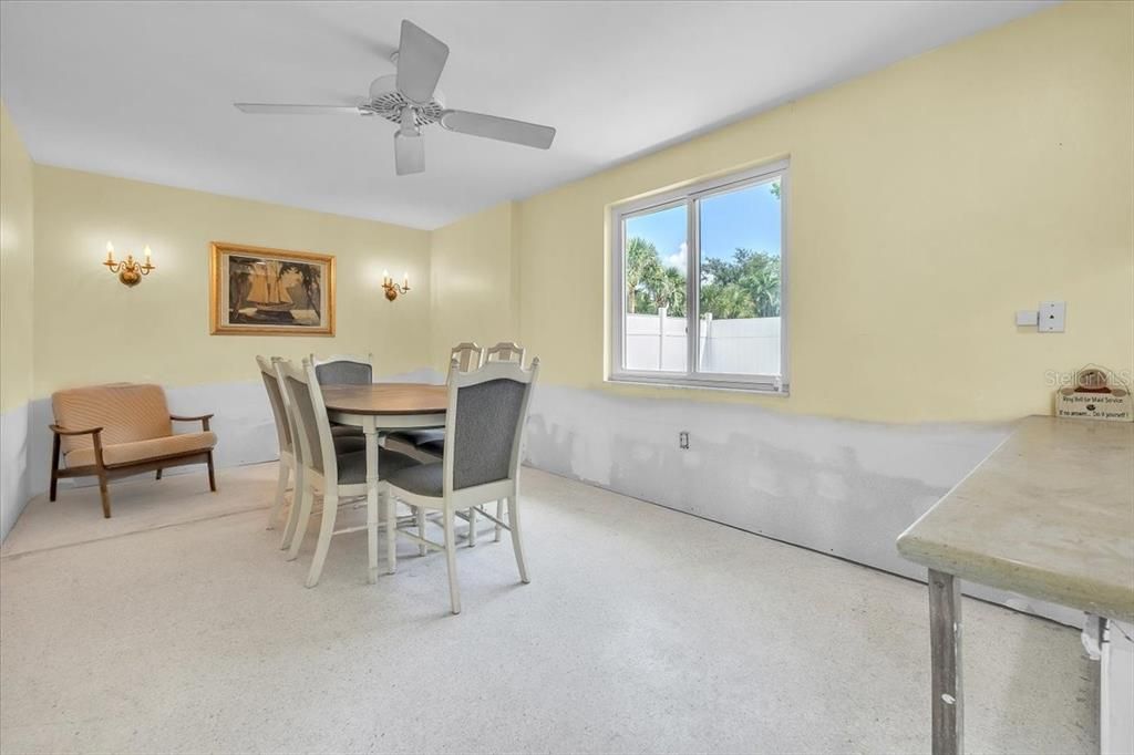 For Sale: $318,000 (2 beds, 2 baths, 1391 Square Feet)