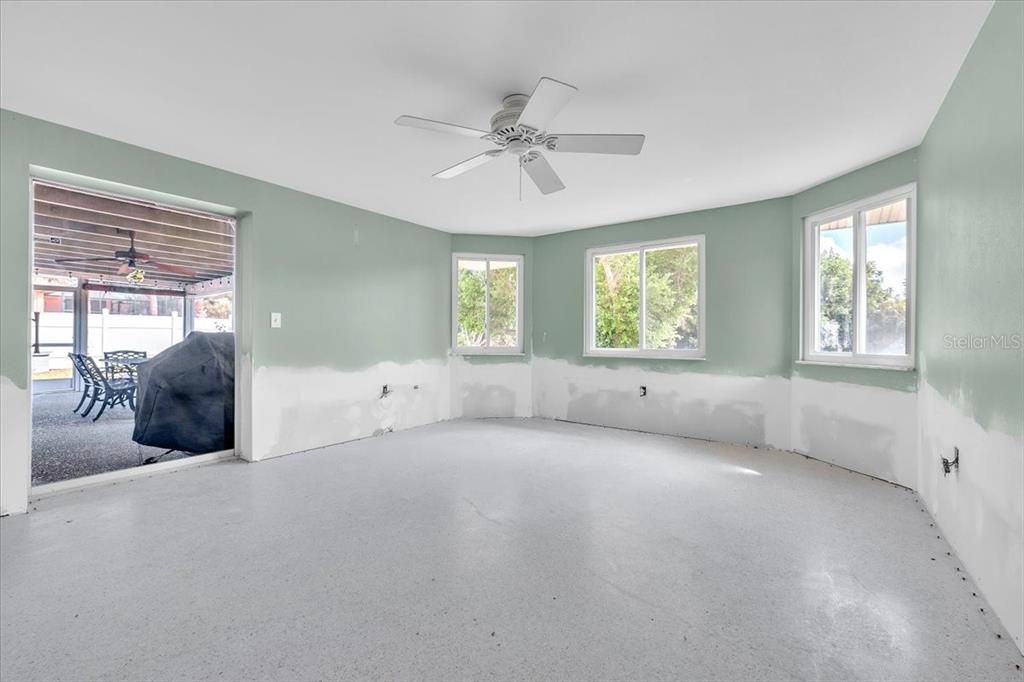 For Sale: $318,000 (2 beds, 2 baths, 1391 Square Feet)