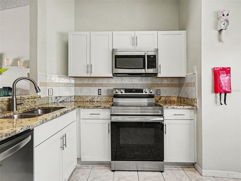 For Sale: $338,000 (3 beds, 2 baths, 1184 Square Feet)