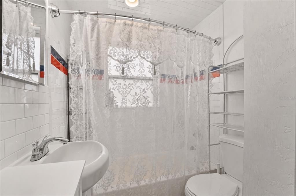 На продажу: $949,000 (4 спален, 2 ванн, 1530 Квадратных фут)