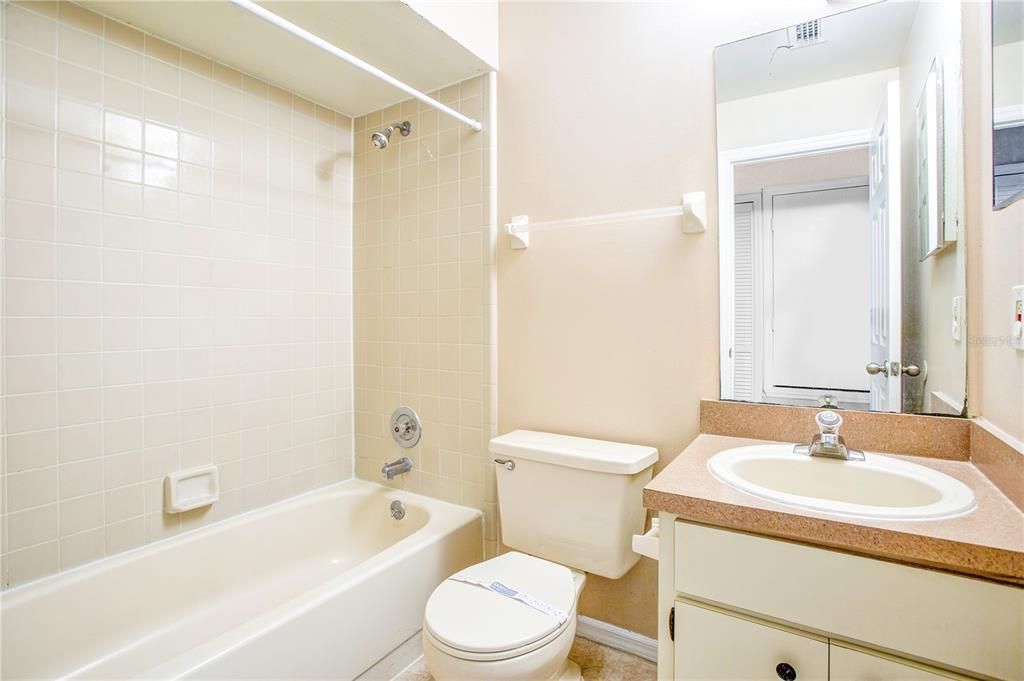 For Rent: $1,595 (2 beds, 2 baths, 880 Square Feet)