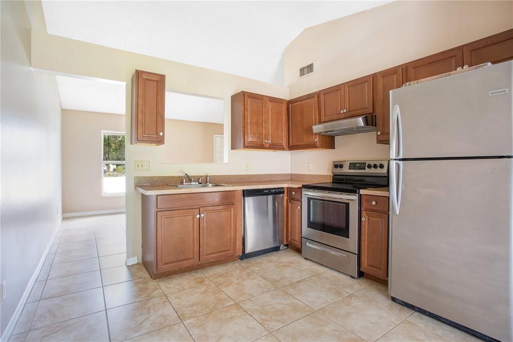 For Rent: $1,595 (2 beds, 2 baths, 880 Square Feet)