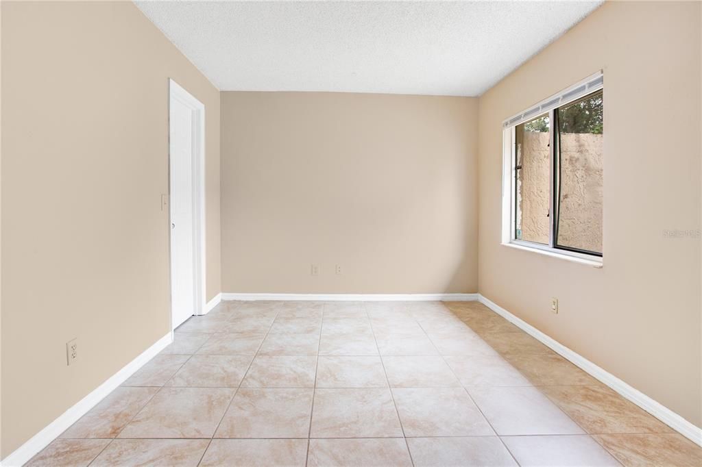 For Rent: $1,595 (2 beds, 2 baths, 880 Square Feet)