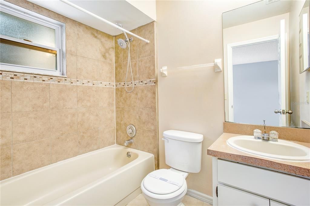 For Rent: $1,595 (2 beds, 2 baths, 880 Square Feet)