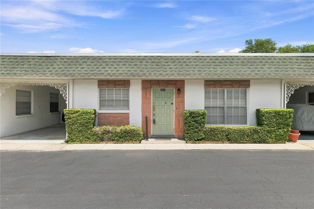 For Sale: $110,000 (1 beds, 1 baths, 595 Square Feet)