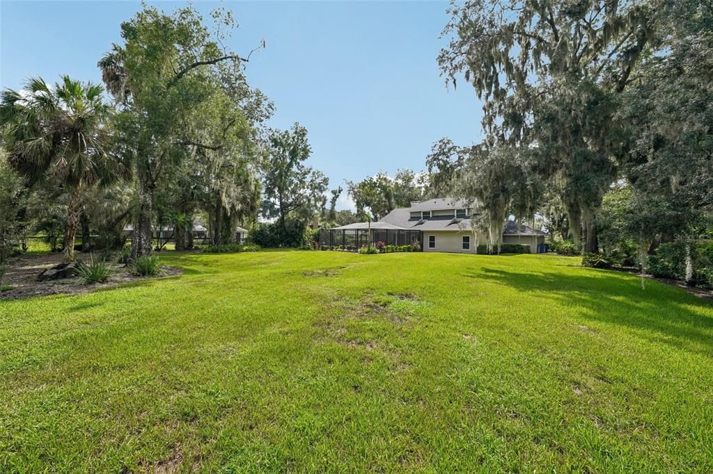 For Sale: $850,000 (4 beds, 4 baths, 2733 Square Feet)