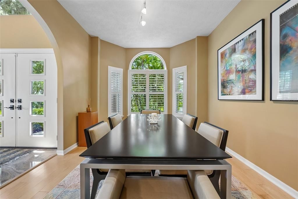 For Sale: $850,000 (4 beds, 4 baths, 2733 Square Feet)