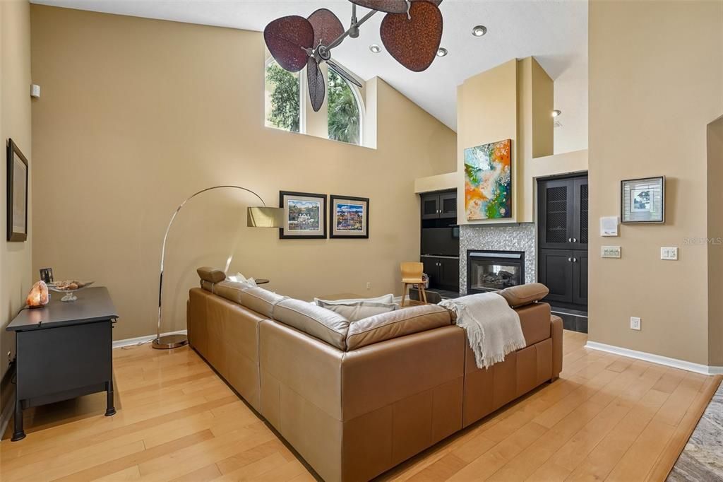 For Sale: $850,000 (4 beds, 4 baths, 2733 Square Feet)