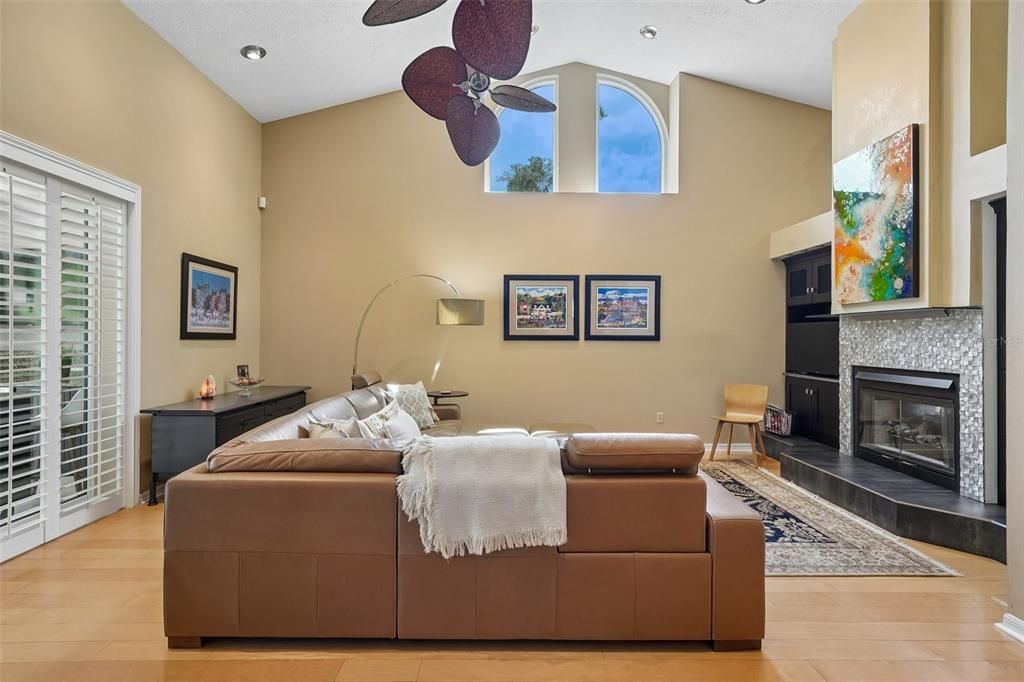 For Sale: $850,000 (4 beds, 4 baths, 2733 Square Feet)