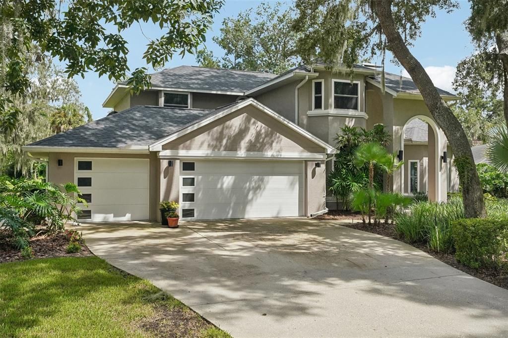 For Sale: $850,000 (4 beds, 4 baths, 2733 Square Feet)