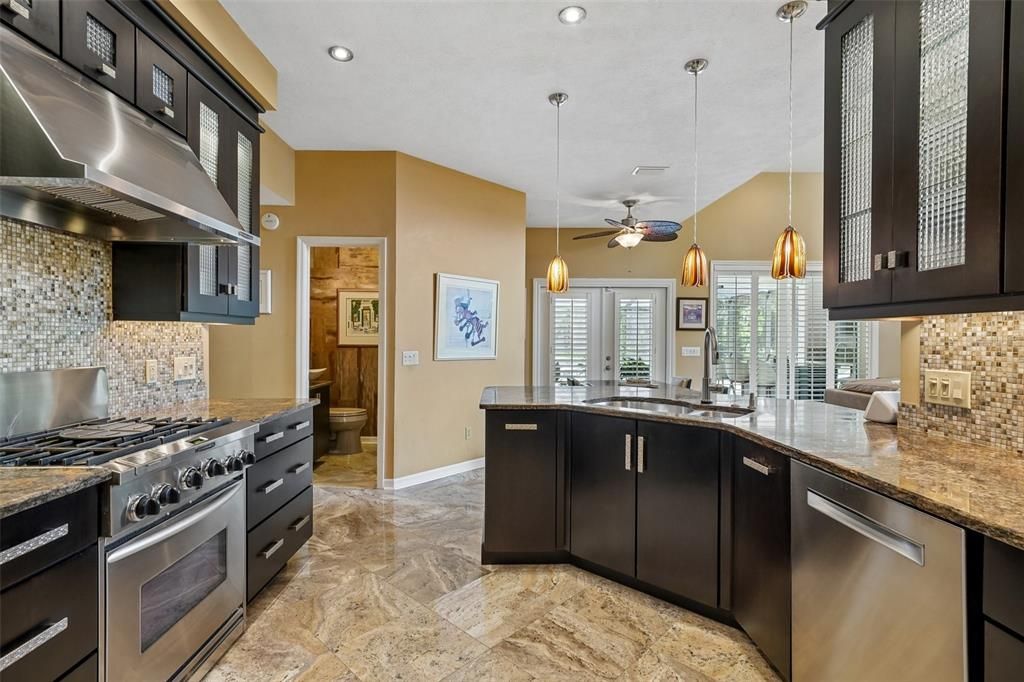 For Sale: $850,000 (4 beds, 4 baths, 2733 Square Feet)