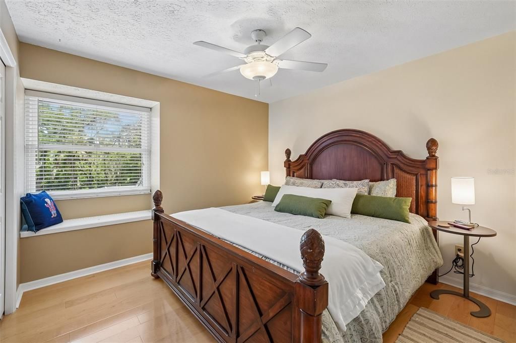 For Sale: $850,000 (4 beds, 4 baths, 2733 Square Feet)