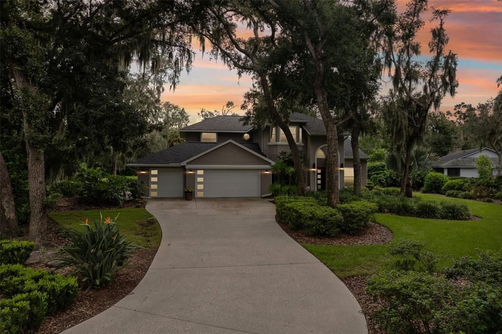 For Sale: $850,000 (4 beds, 4 baths, 2733 Square Feet)