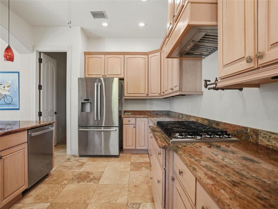For Sale: $1,325,000 (4 beds, 5 baths, 5621 Square Feet)