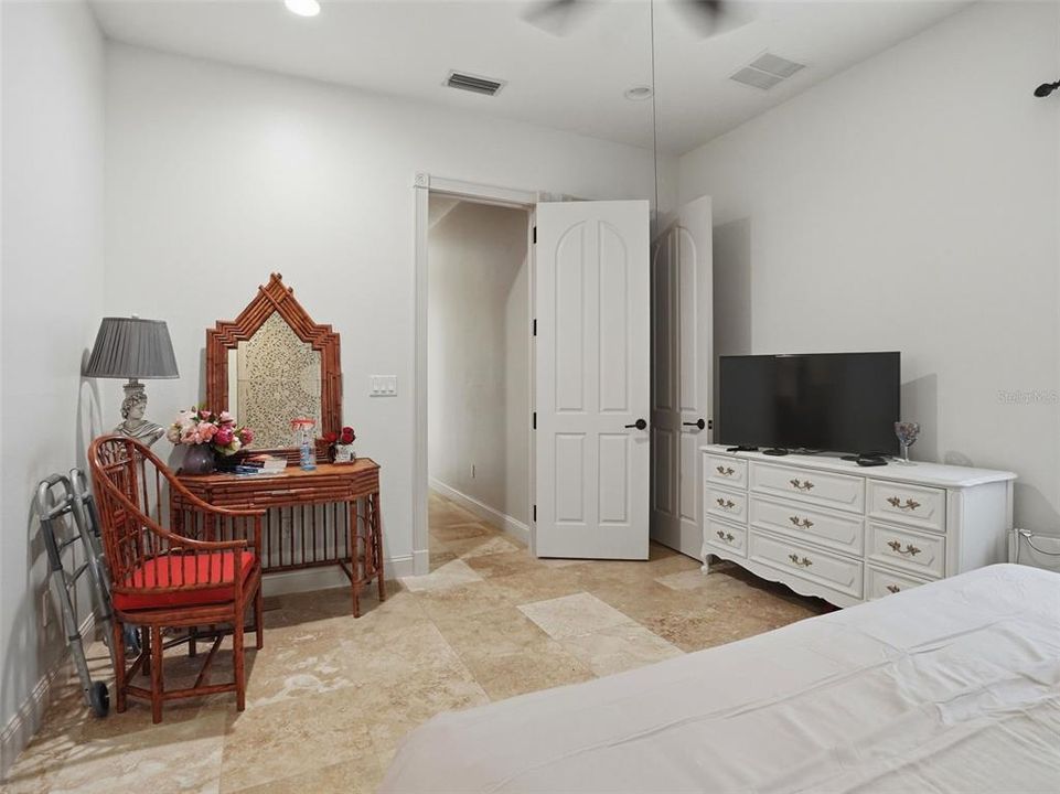 For Sale: $1,325,000 (4 beds, 5 baths, 5621 Square Feet)