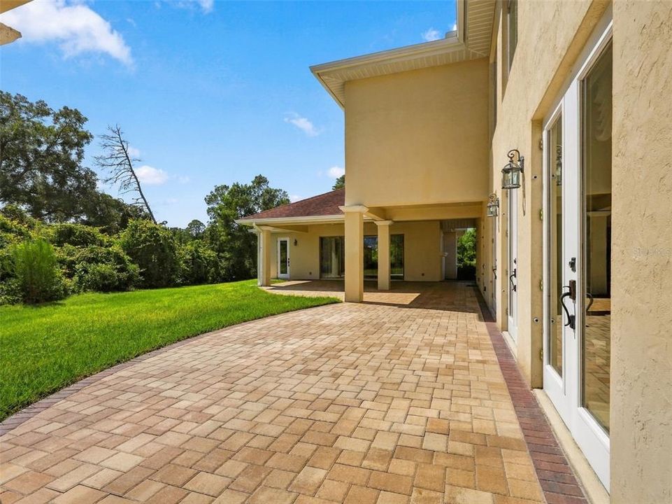 For Sale: $1,325,000 (4 beds, 5 baths, 5621 Square Feet)