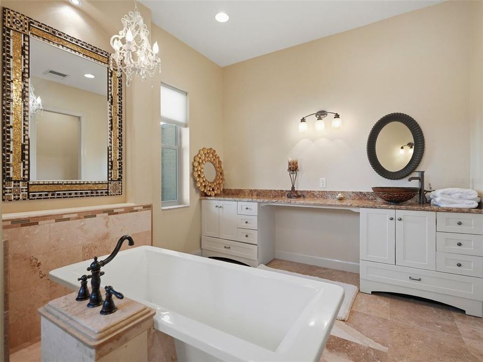 For Sale: $1,325,000 (4 beds, 5 baths, 5621 Square Feet)