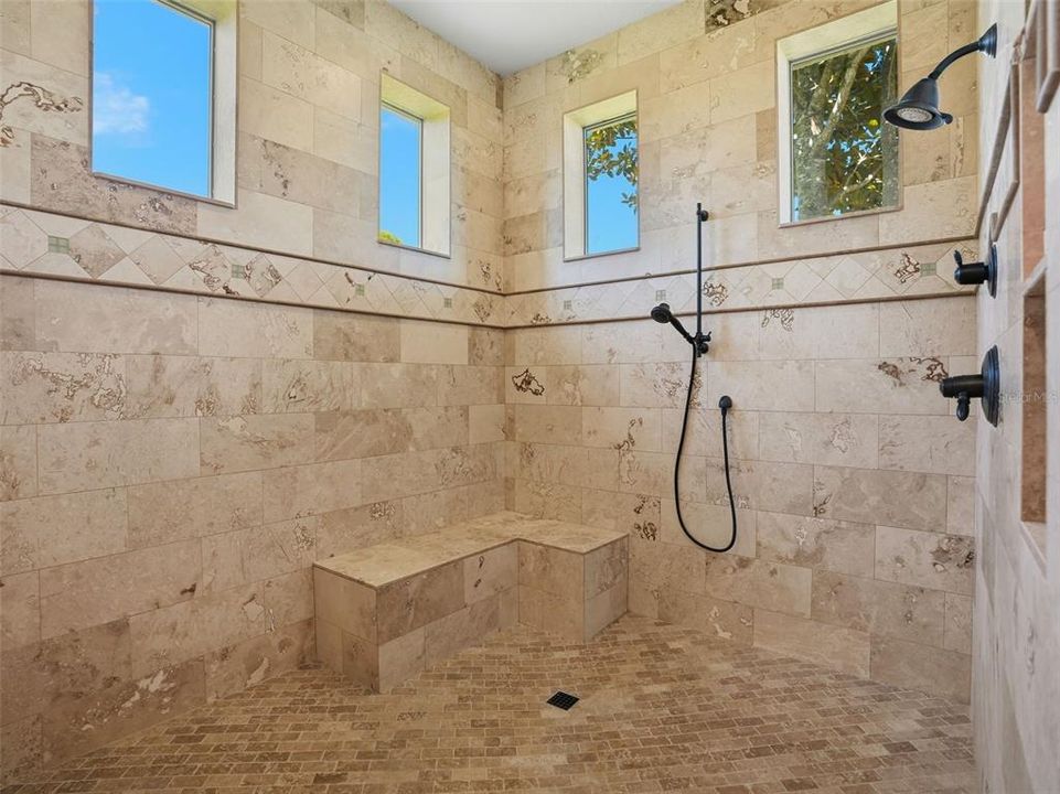 For Sale: $1,325,000 (4 beds, 5 baths, 5621 Square Feet)