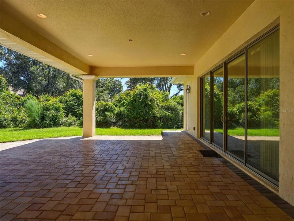 For Sale: $1,325,000 (4 beds, 5 baths, 5621 Square Feet)