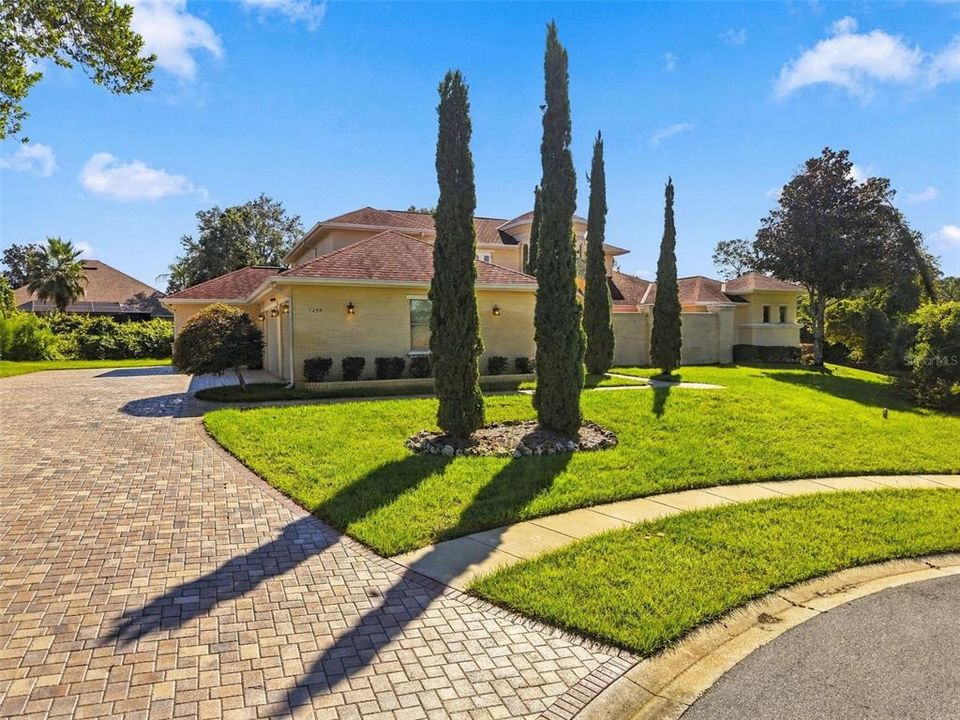 For Sale: $1,325,000 (4 beds, 5 baths, 5621 Square Feet)