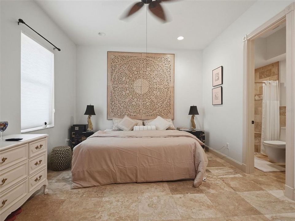 For Sale: $1,325,000 (4 beds, 5 baths, 5621 Square Feet)