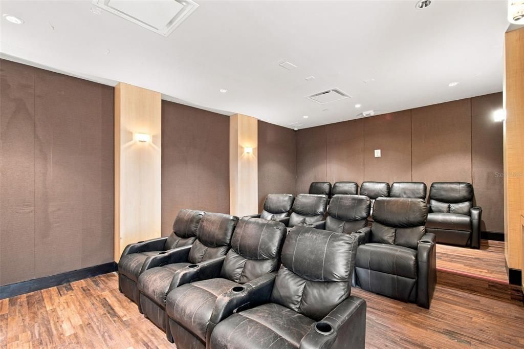 For Sale: $399,000 (0 beds, 1 baths, 463 Square Feet)