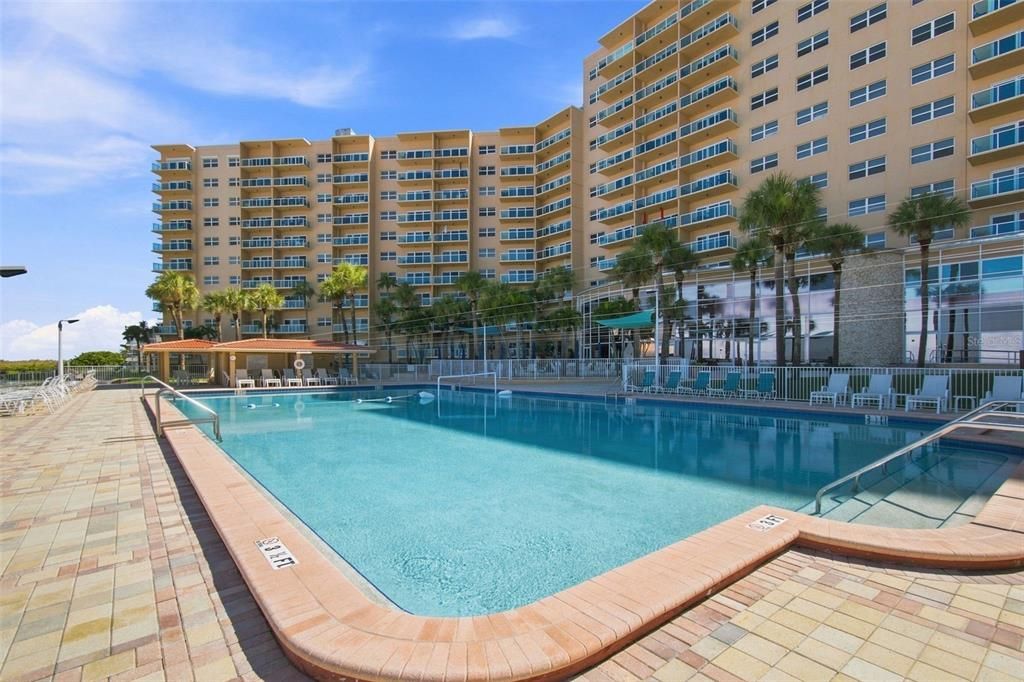 For Sale: $399,000 (0 beds, 1 baths, 463 Square Feet)