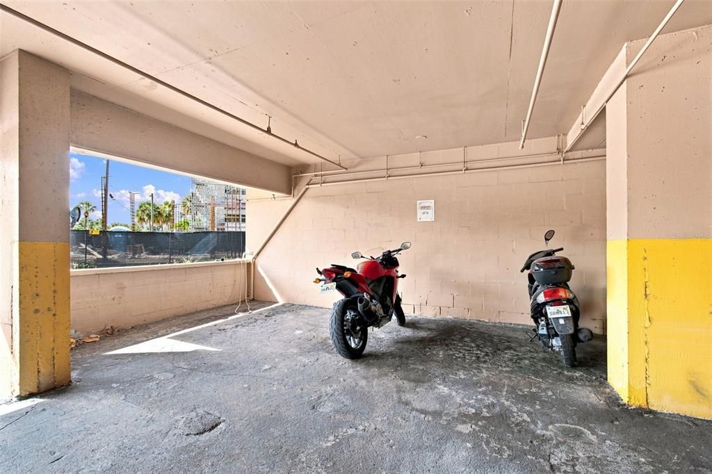 For Sale: $399,000 (0 beds, 1 baths, 463 Square Feet)