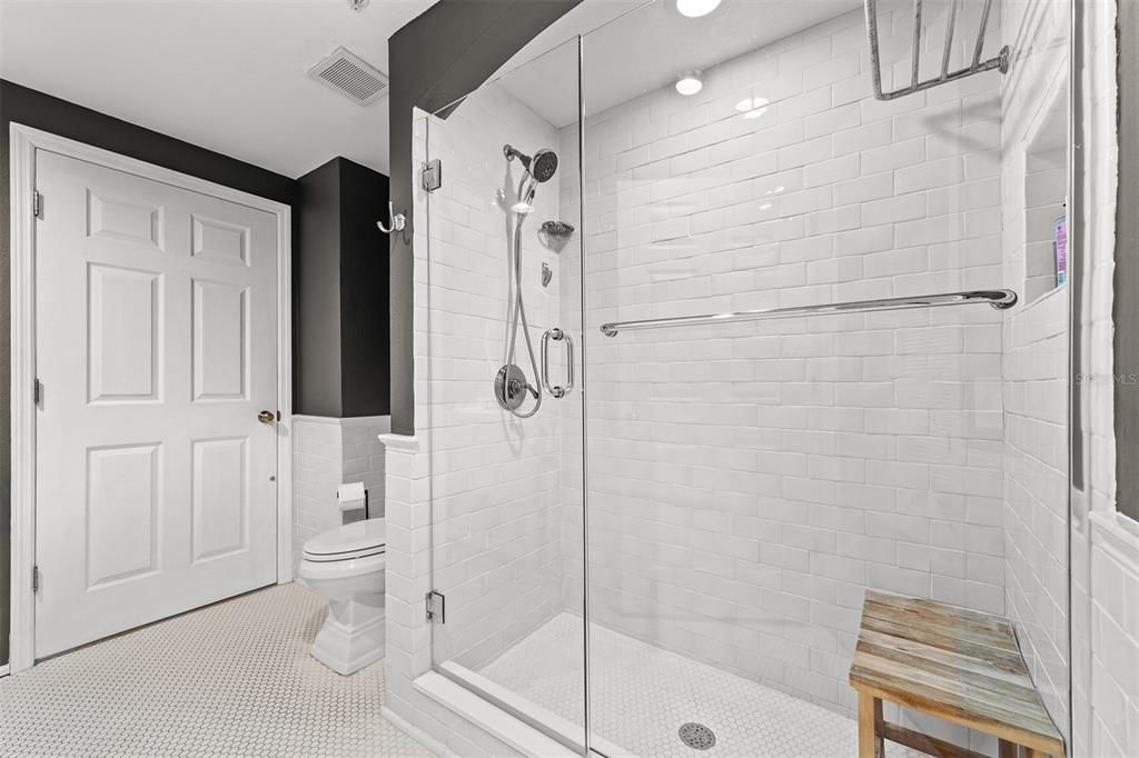 For Rent: $5,200 (3 beds, 2 baths, 1932 Square Feet)