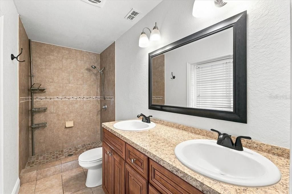For Sale: $335,000 (3 beds, 2 baths, 1980 Square Feet)