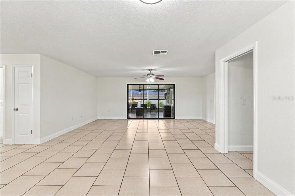 For Sale: $335,000 (3 beds, 2 baths, 1980 Square Feet)
