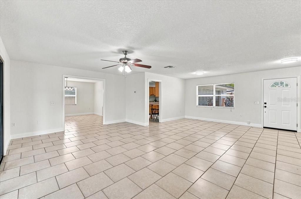 For Sale: $335,000 (3 beds, 2 baths, 1980 Square Feet)
