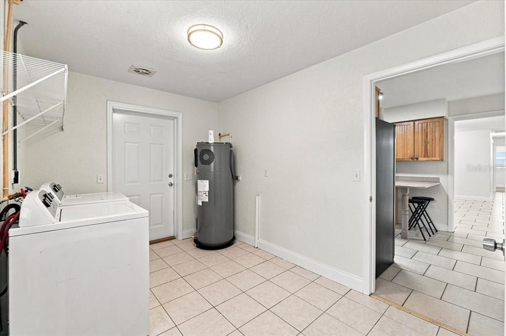For Sale: $335,000 (3 beds, 2 baths, 1980 Square Feet)