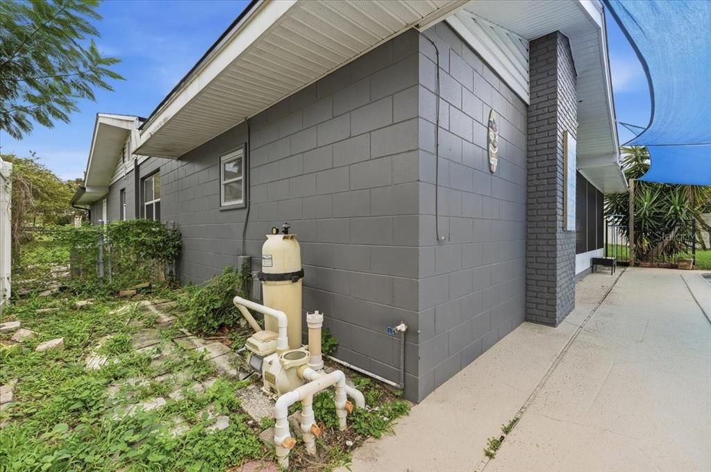 For Sale: $335,000 (3 beds, 2 baths, 1980 Square Feet)