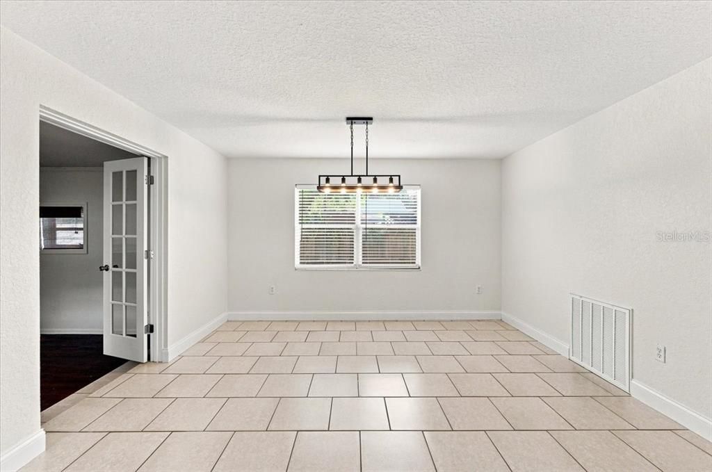 For Sale: $335,000 (3 beds, 2 baths, 1980 Square Feet)