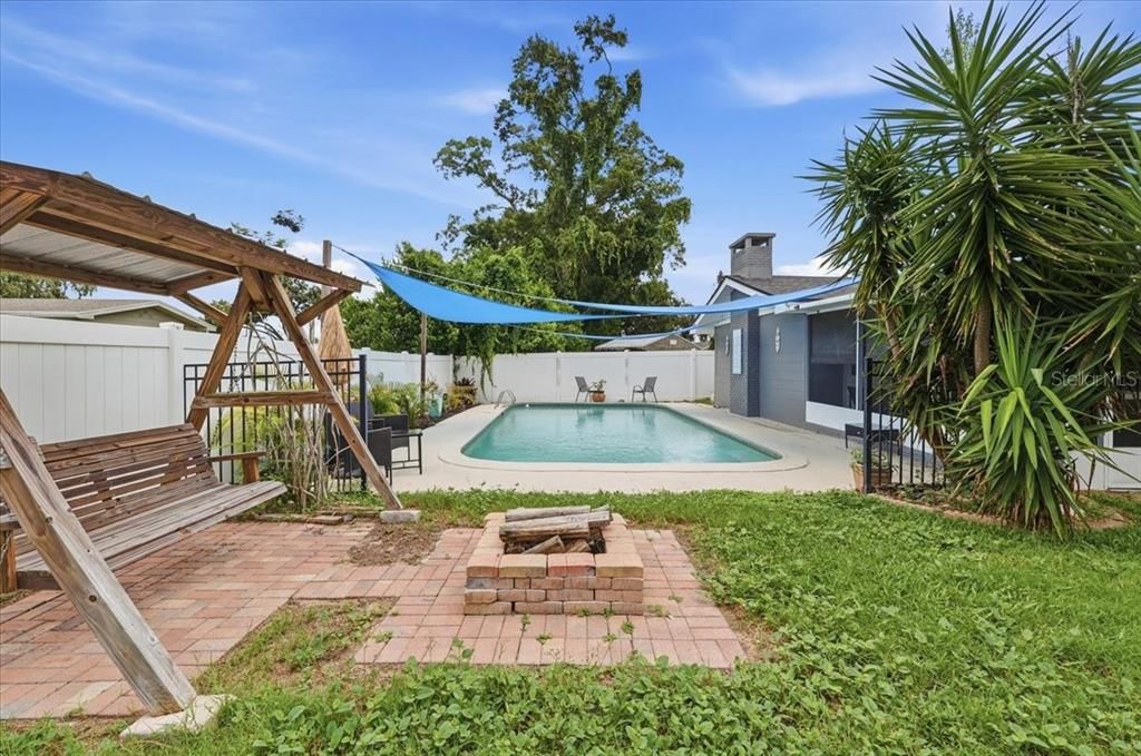 For Sale: $335,000 (3 beds, 2 baths, 1980 Square Feet)
