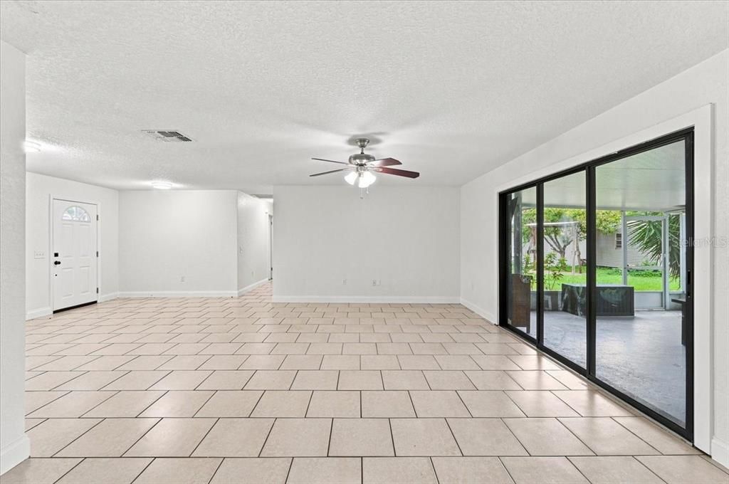 For Sale: $335,000 (3 beds, 2 baths, 1980 Square Feet)