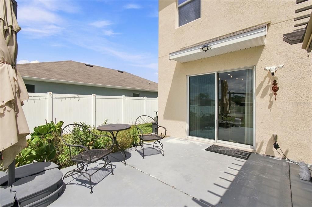 For Sale: $425,000 (5 beds, 3 baths, 2674 Square Feet)