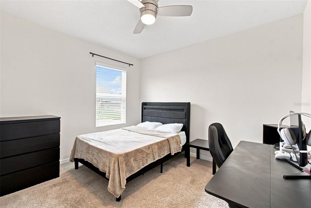 For Sale: $425,000 (5 beds, 3 baths, 2674 Square Feet)