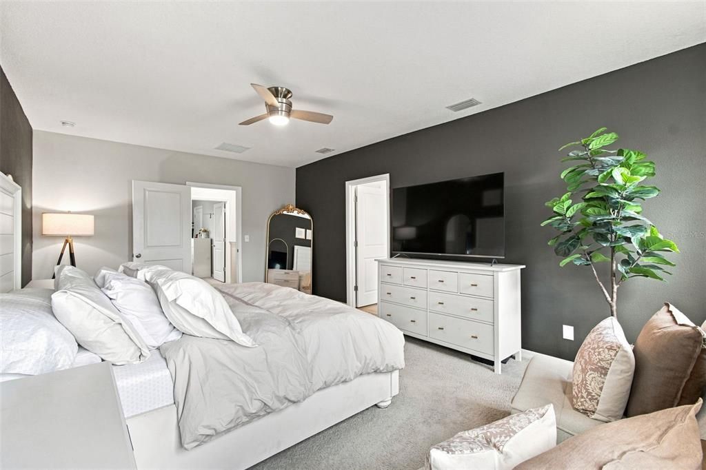 For Sale: $425,000 (5 beds, 3 baths, 2674 Square Feet)