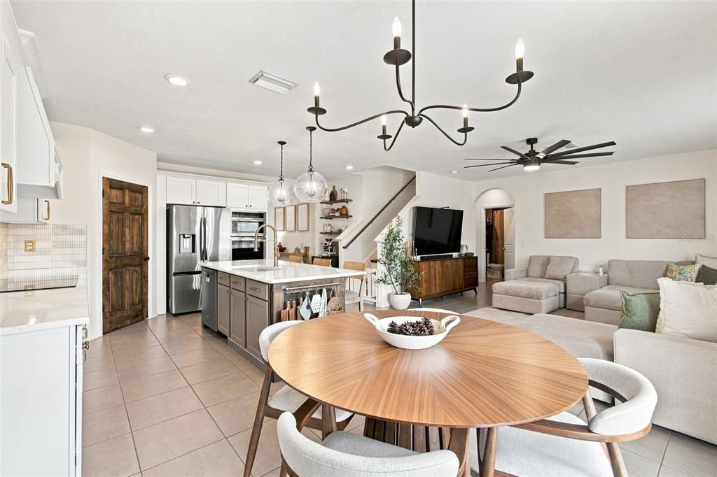 For Sale: $425,000 (5 beds, 3 baths, 2674 Square Feet)