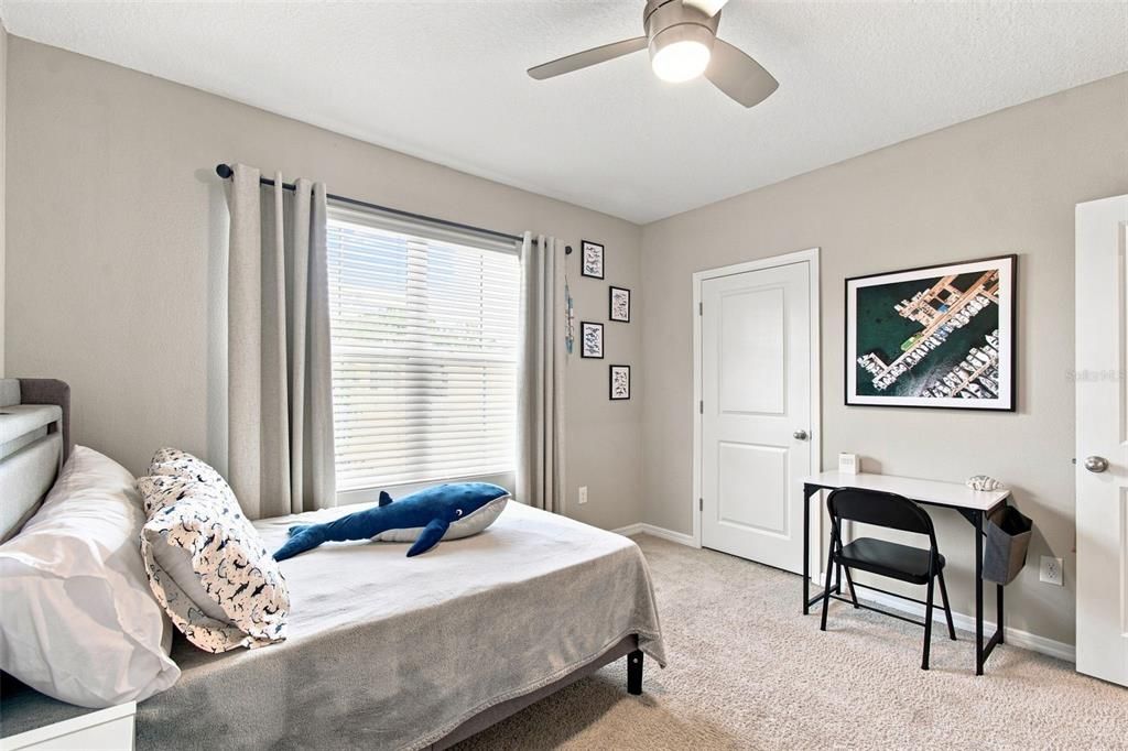 For Sale: $425,000 (5 beds, 3 baths, 2674 Square Feet)