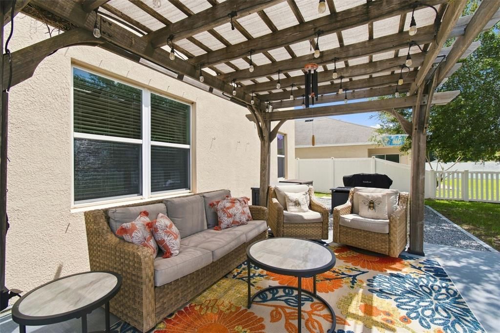 For Sale: $425,000 (5 beds, 3 baths, 2674 Square Feet)